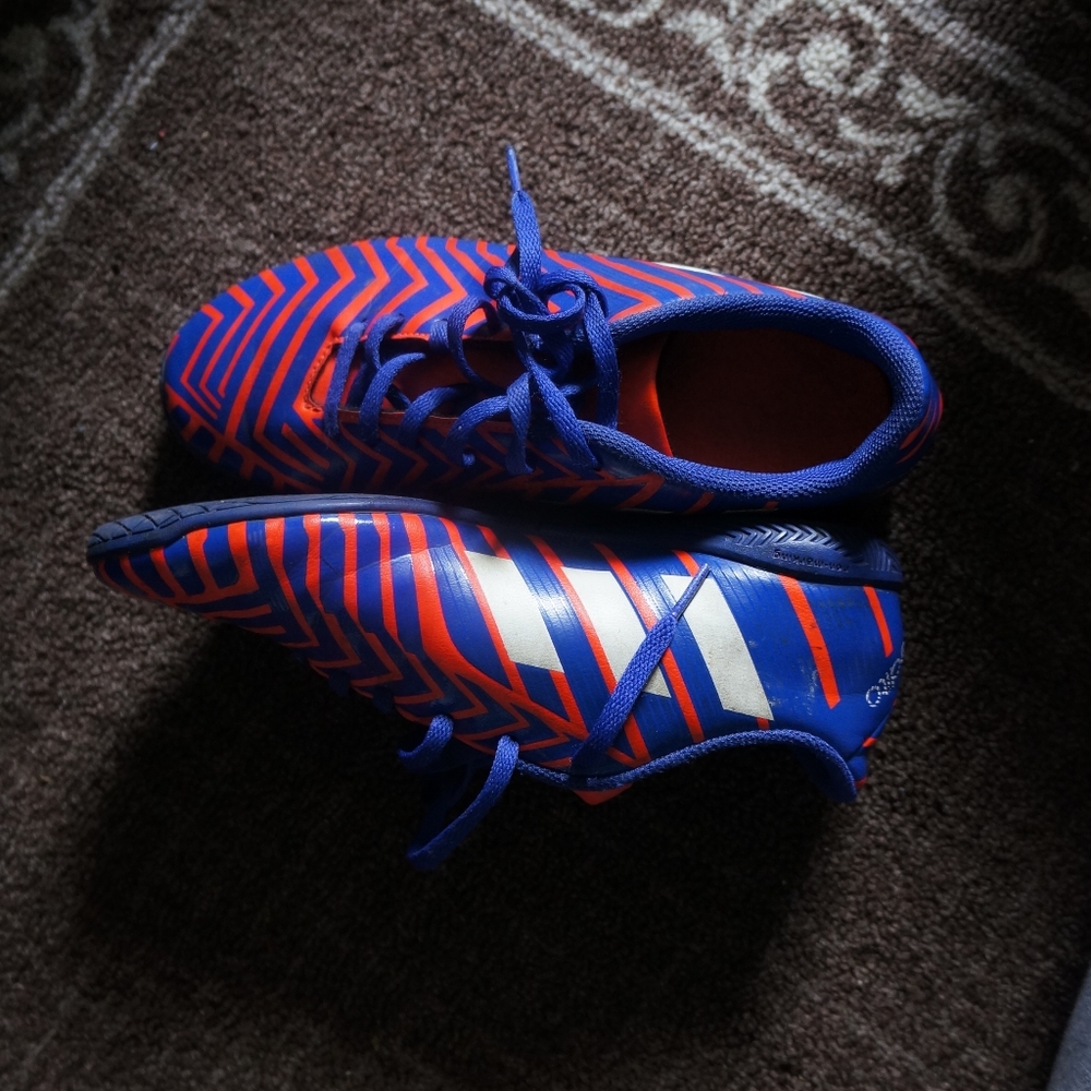 Boy's soccer shoes